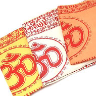 Om Shawl in Soft Cotton (Pattern II)-White