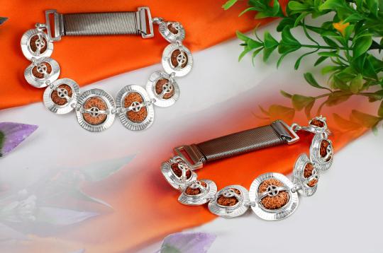 Sarva Siddha (Java)-Regular-Silver Basket With Metallic Stretchable/Magnetic Band
