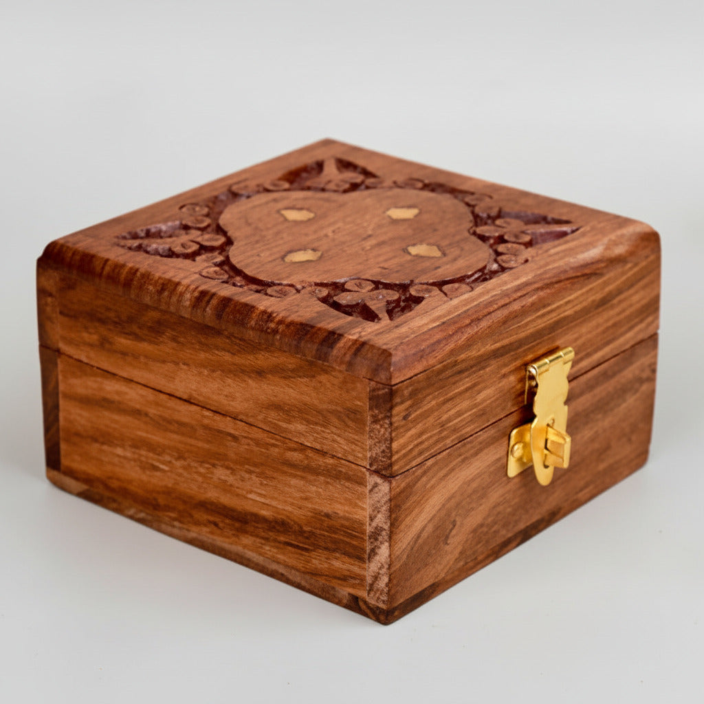 Quatrefoil Wooden Sheesham Puja Box