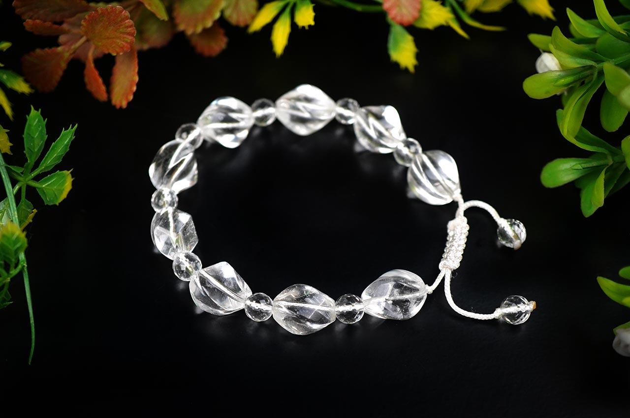 Twisted Sphatik Bracelet With Adjustable Thread