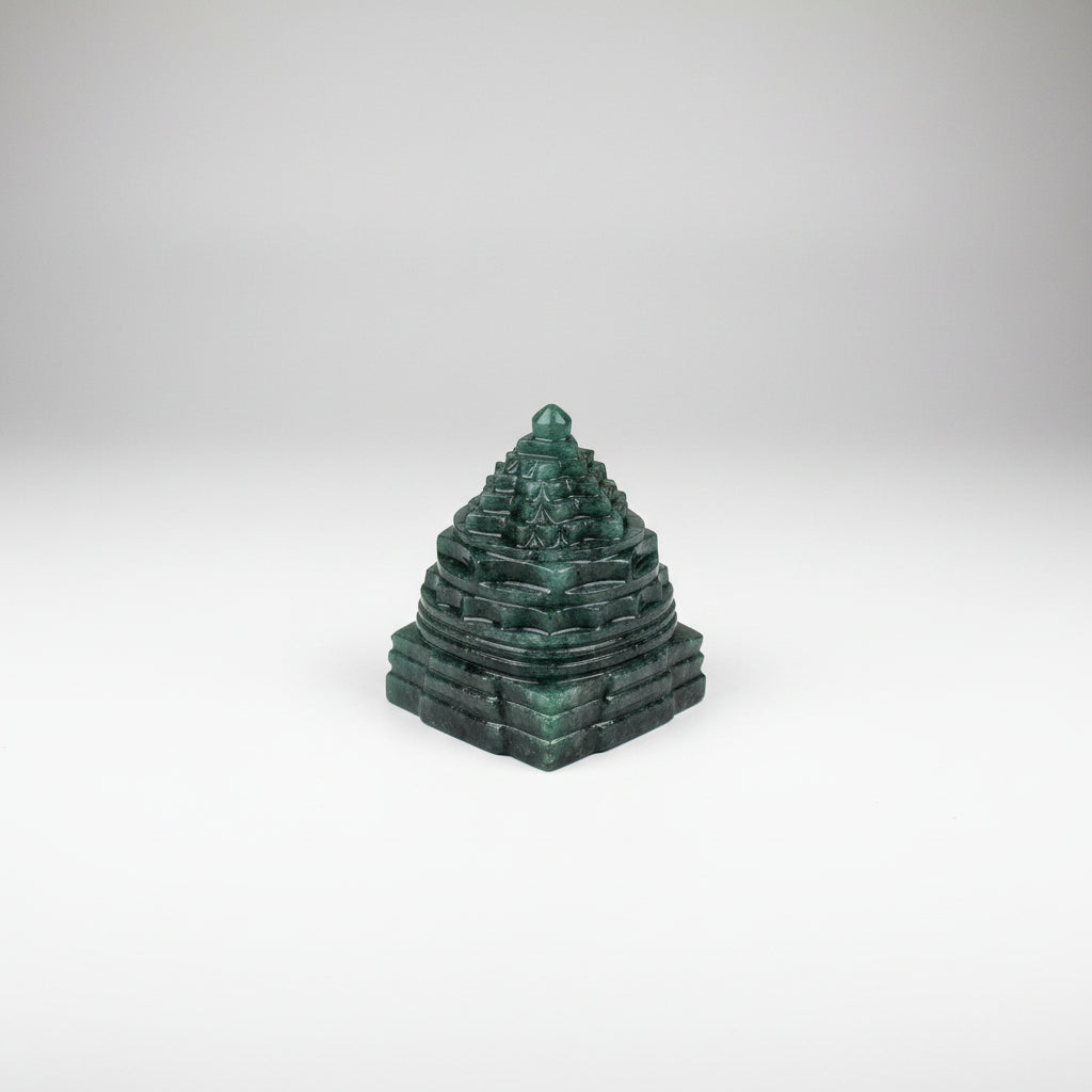 Emerald Shree Yantra 471.05 carats