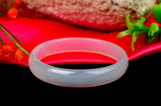 White Agate Bangle (I)