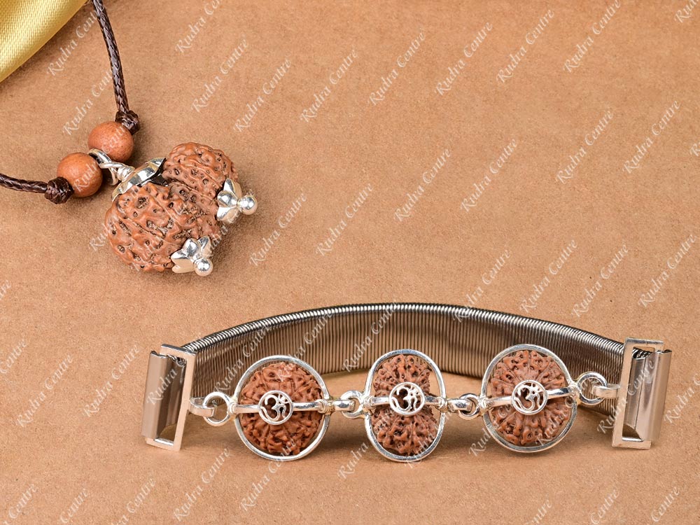Lagna Yog Combination-Java-Small-Metallic Stretchable Band x Silver Caps x Thread