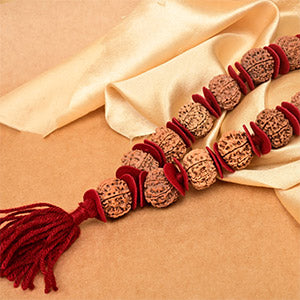 8 Mukhi Nepali Rudraksha Woolen Spacers Kantha Mala