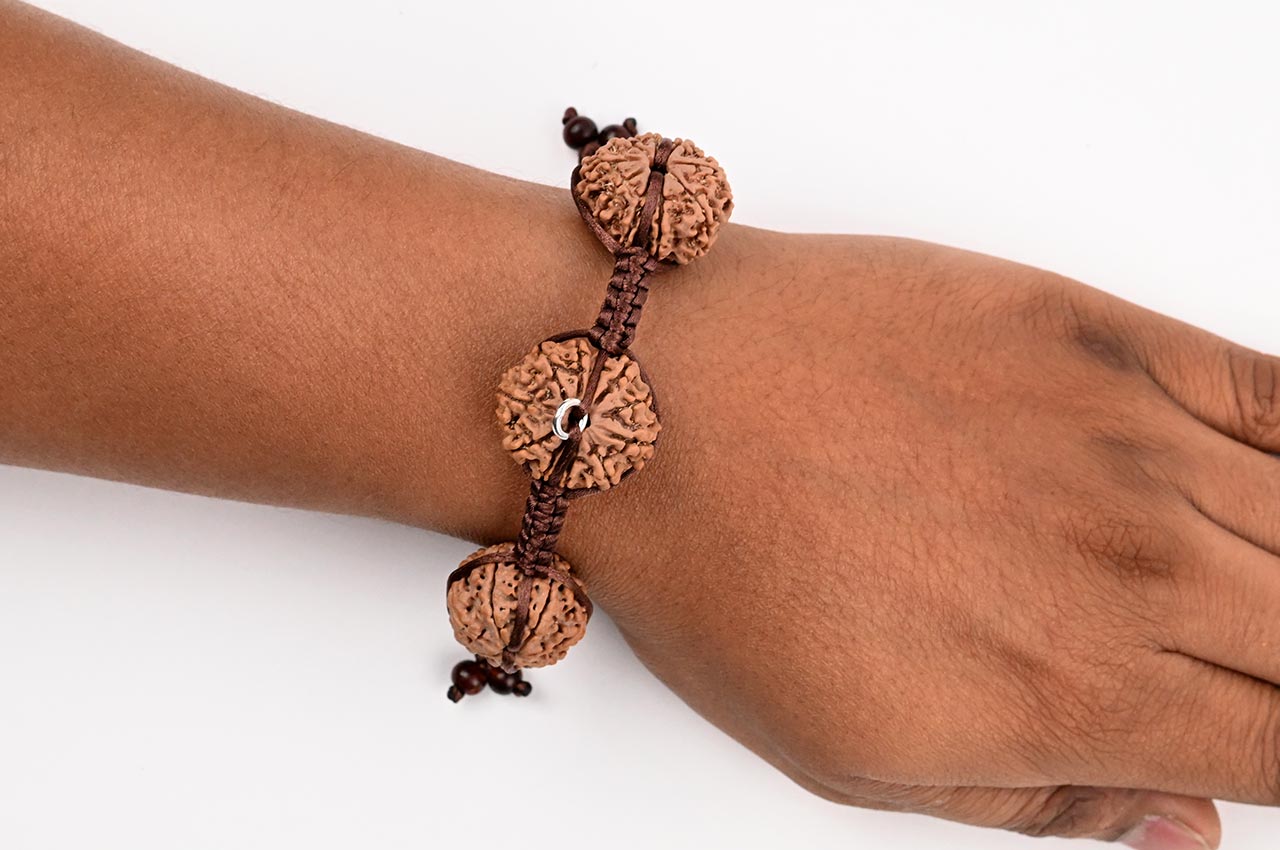  https://dont2qcigdrmt.cloudfront.net/ProductImages/Other_Products/power-bracelet-8.jpg