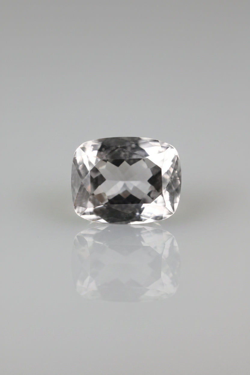 Sphatik (Crystal Quartz) Stone – 7 Carat