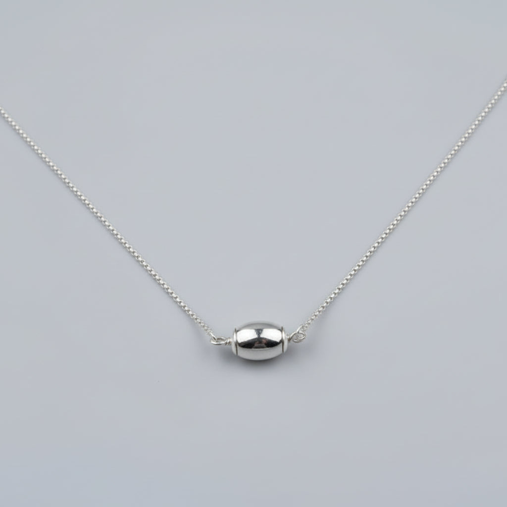 Barrel Parad Gutika Pendant with Silver Caps & Silver Box Chain-14 mm