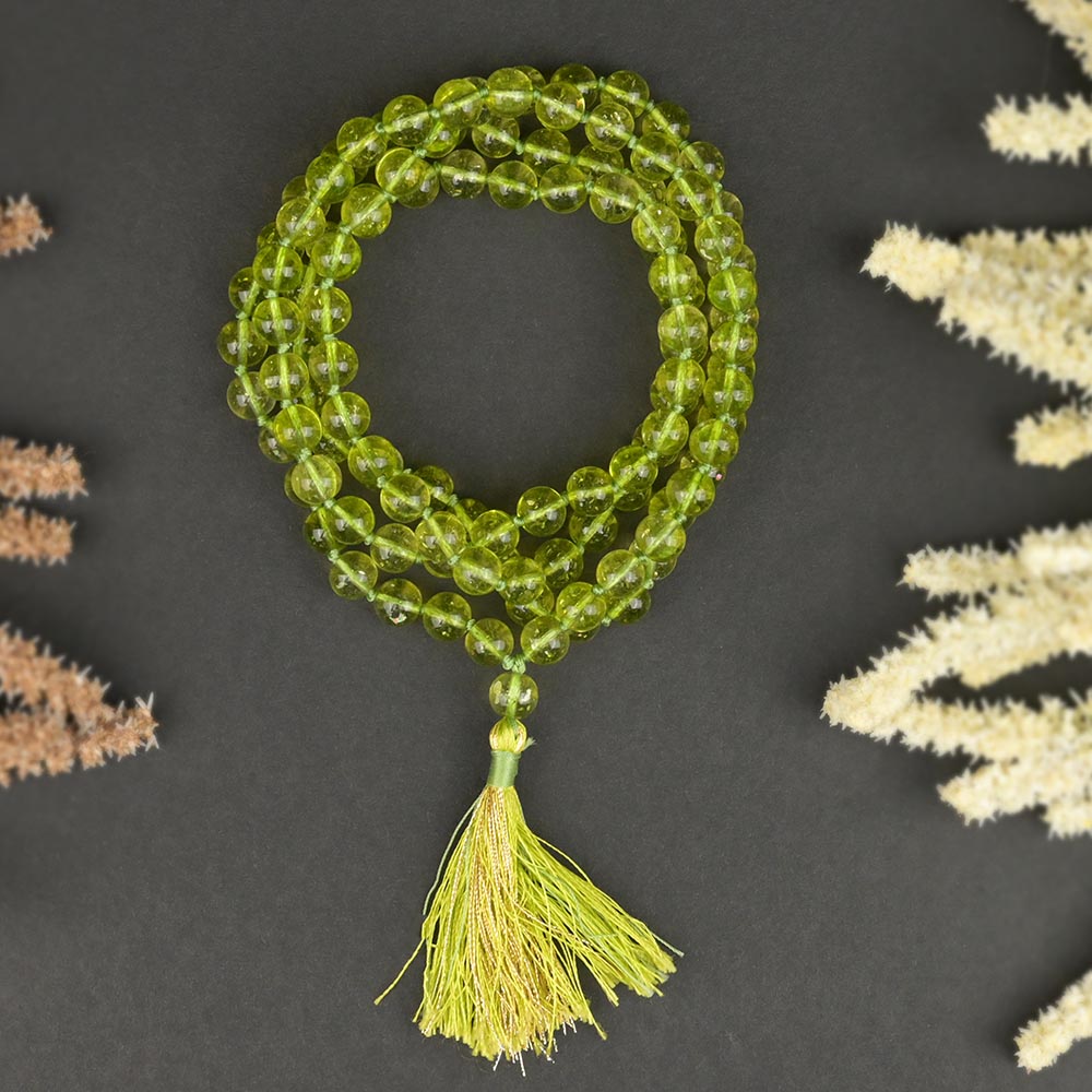 Peridot Round Mala with Knot-6 mm