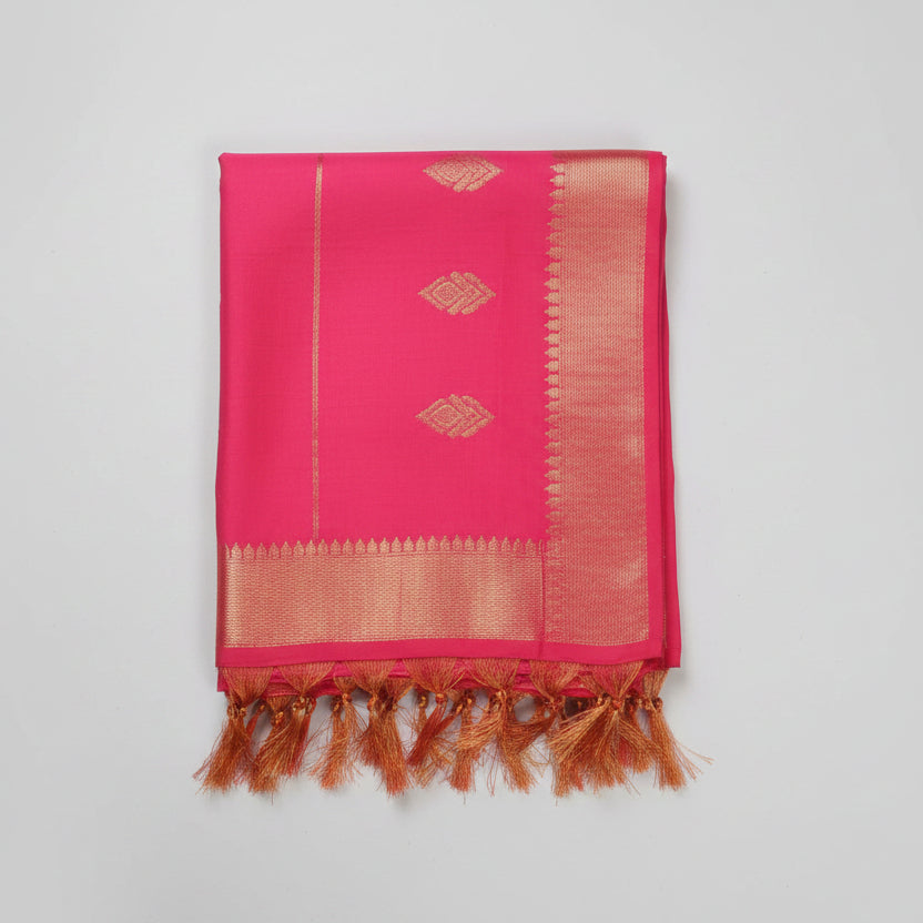 Jai Vasavi Shawl in Art Silk-Green