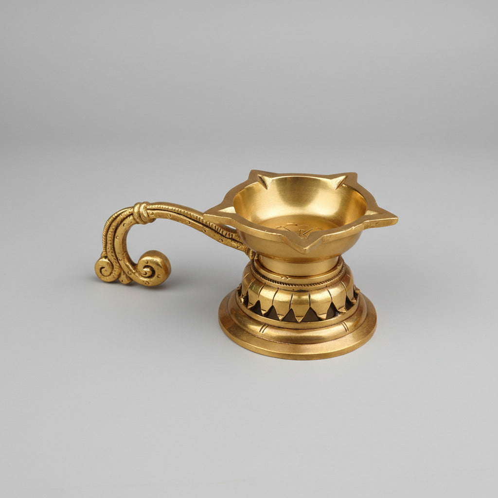 Panchajyot Aarti Diya (5 Wicks Lamp) With Handle
