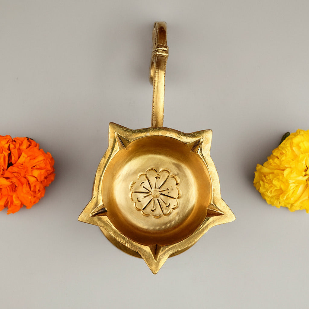 Panchajyot Aarti Diya (5 Wicks Lamp) With Handle