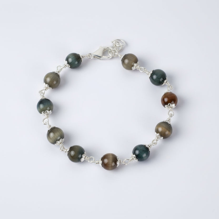 Black Cats Eye Bracelet in Silver Caps (8 mm)