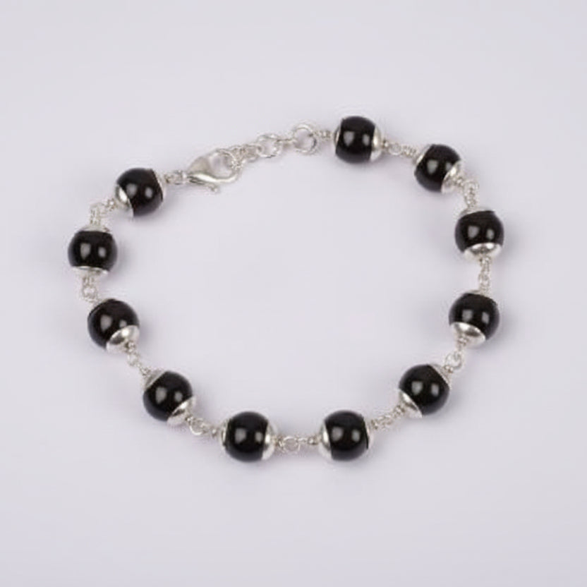 Garnet Round Bracelet in plain Silver Caps (10 mm)