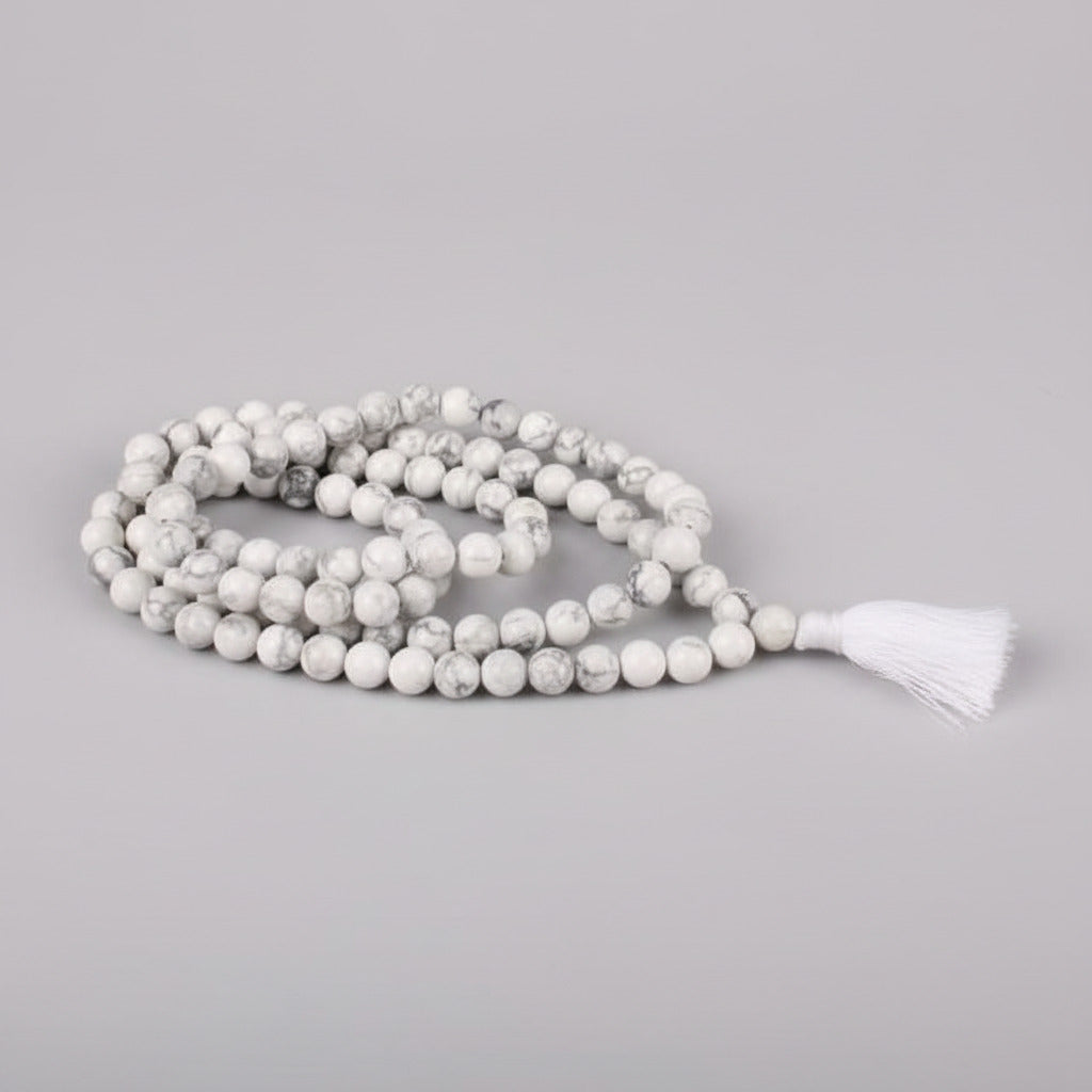 Howlite Mala (8 mm)