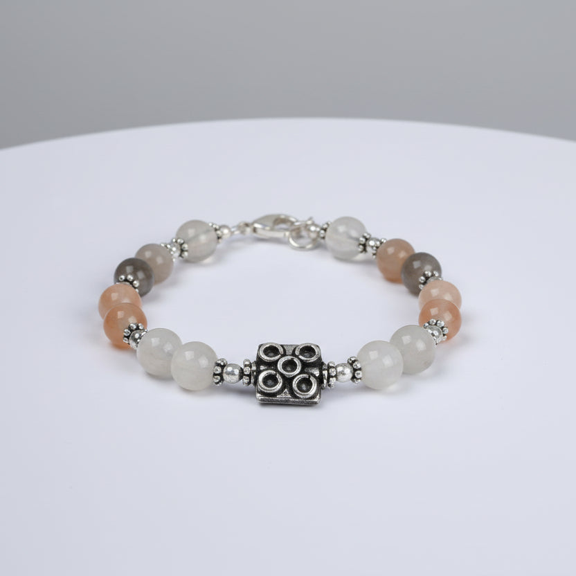 Moonstone Round Beads Bracelet (7 mm)