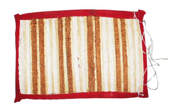 Kusha Grass Mat with Multicolored Woolen Fiber