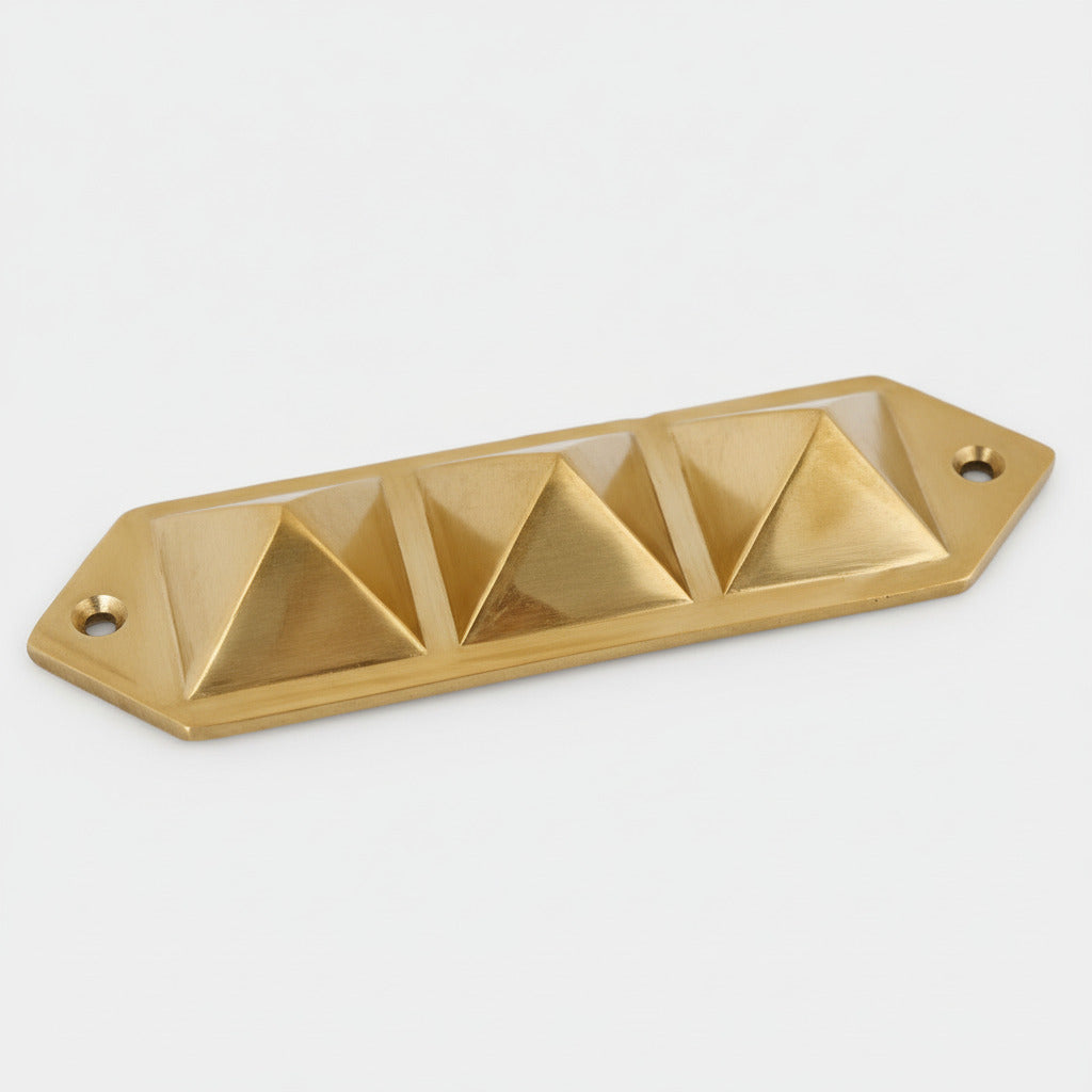 Vastu Divider - 3 pyramids